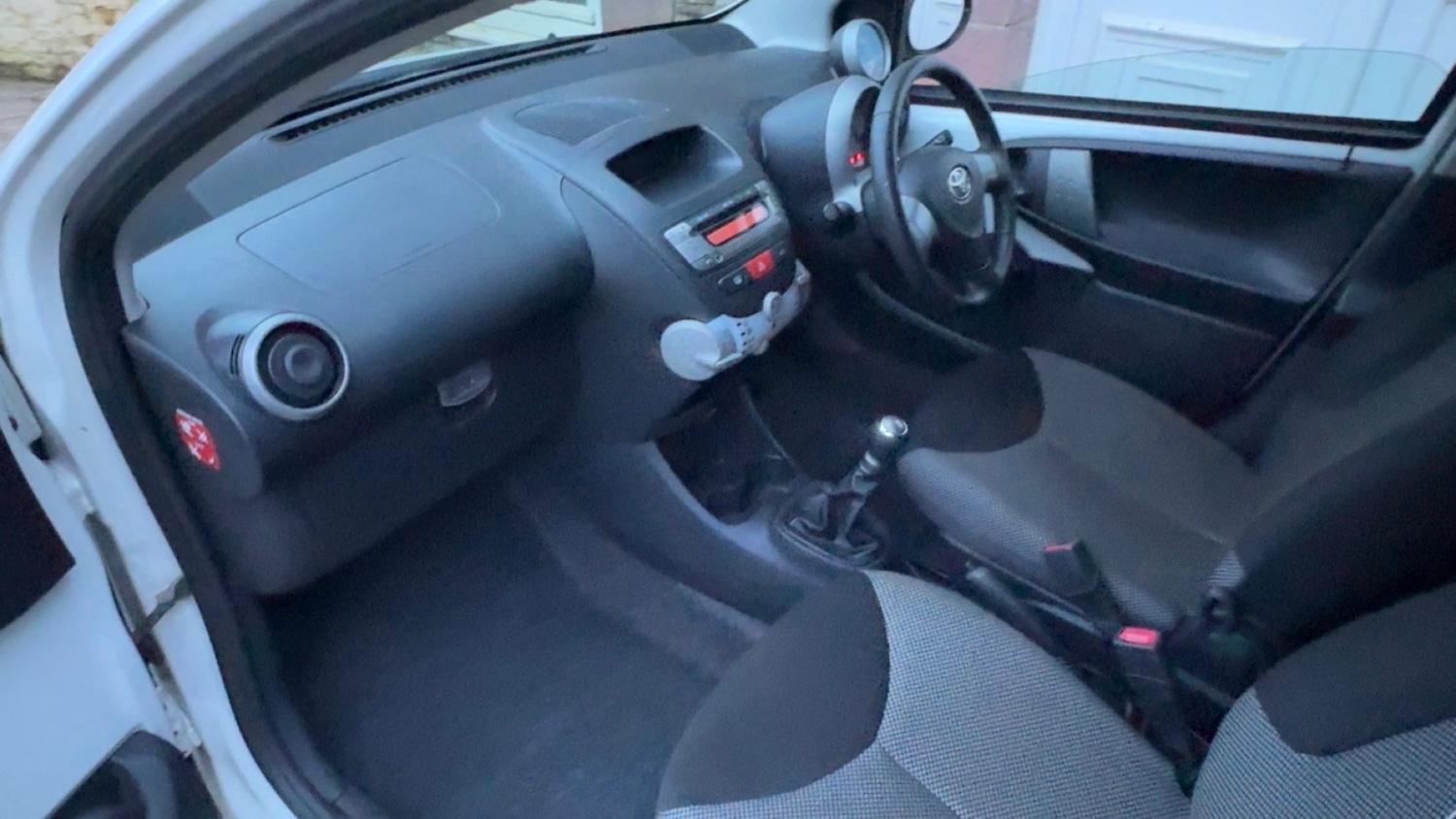 Used Toyota AYGO 2013 for sale - 77409947: Photo 12