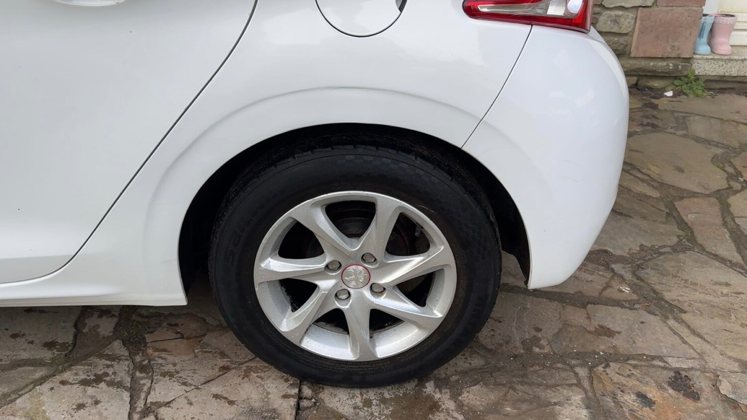 Used Peugeot 208 2014 for sale - 77357686: Photo 18