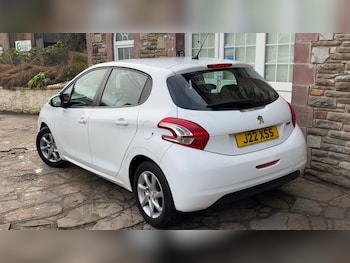Used Peugeot 208 2014 for sale - 79480213: Photo