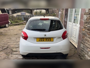 Used Peugeot 208 2014 for sale - 79480213: Photo