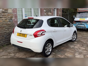 Used Peugeot 208 2014 for sale - 79480213: Photo
