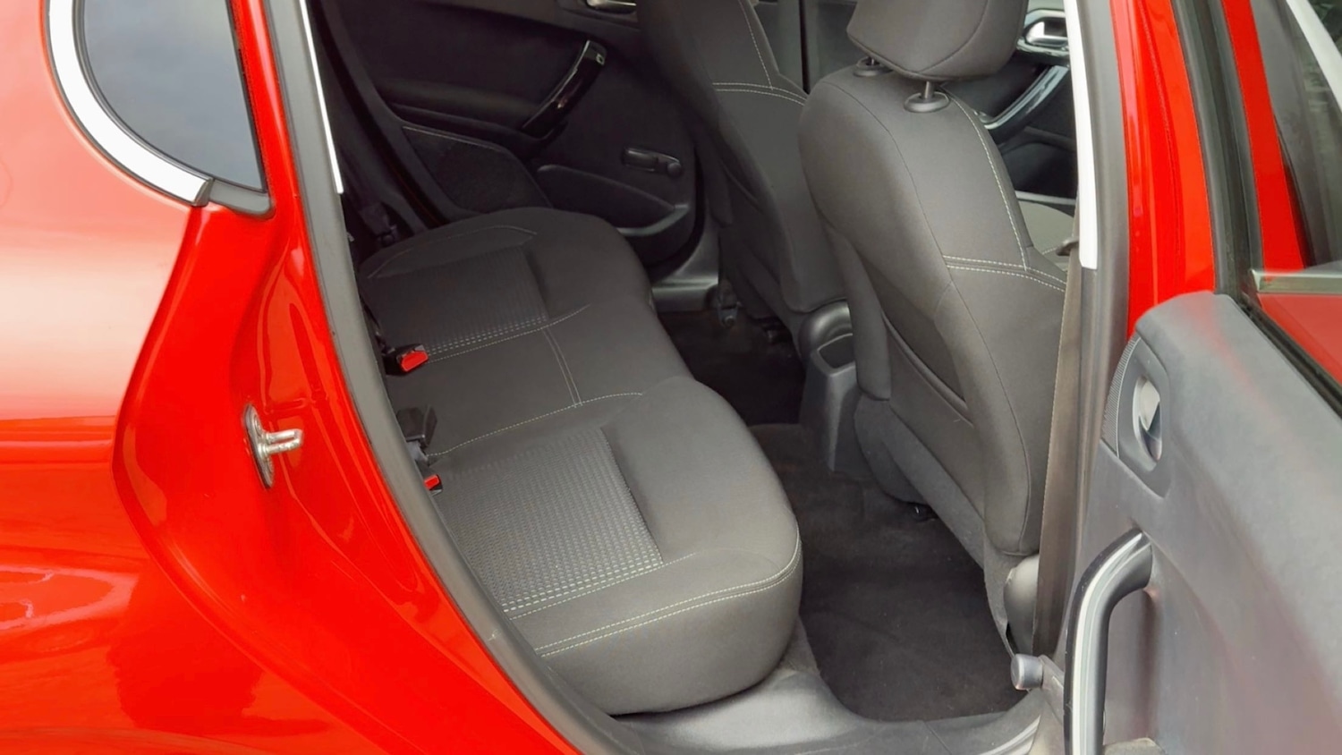 Used Peugeot 208 2016 for sale - 76058267: Photo 14