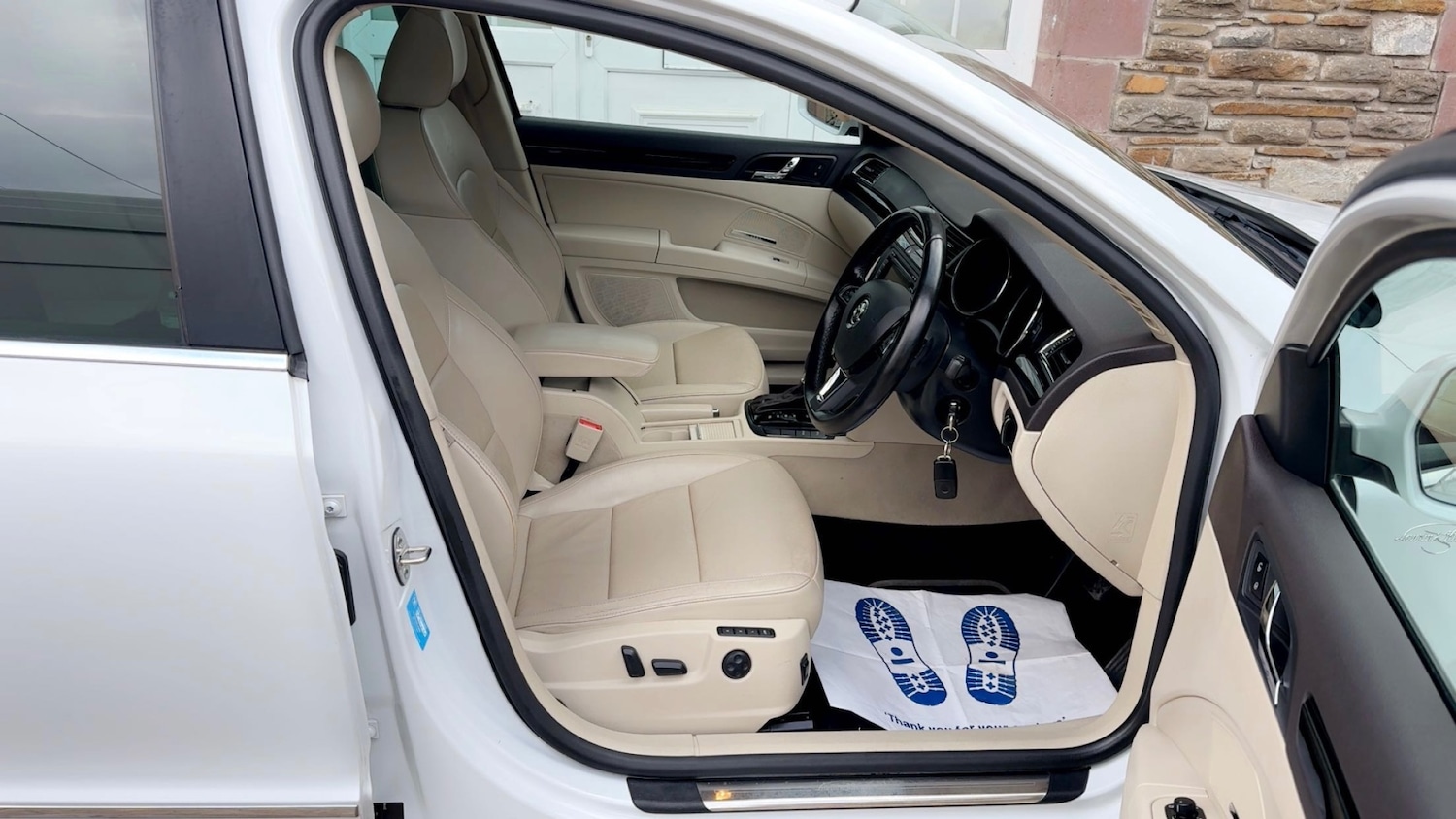 Used Skoda Superb 2015 for sale - 76520911: Photo 11