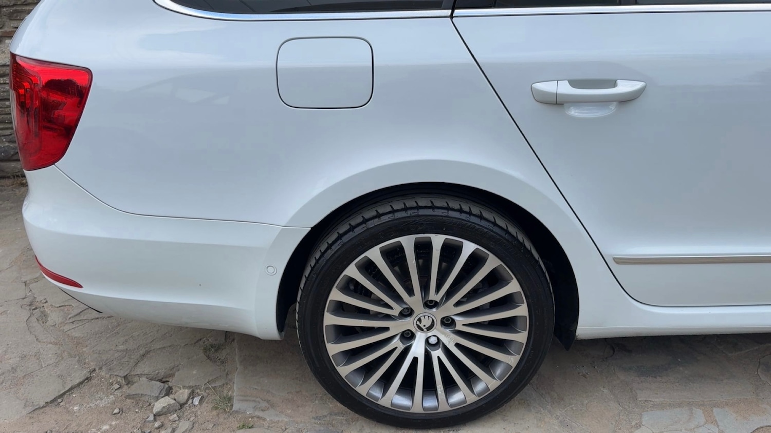 Used Skoda Superb 2015 for sale - 76520911: Photo 28