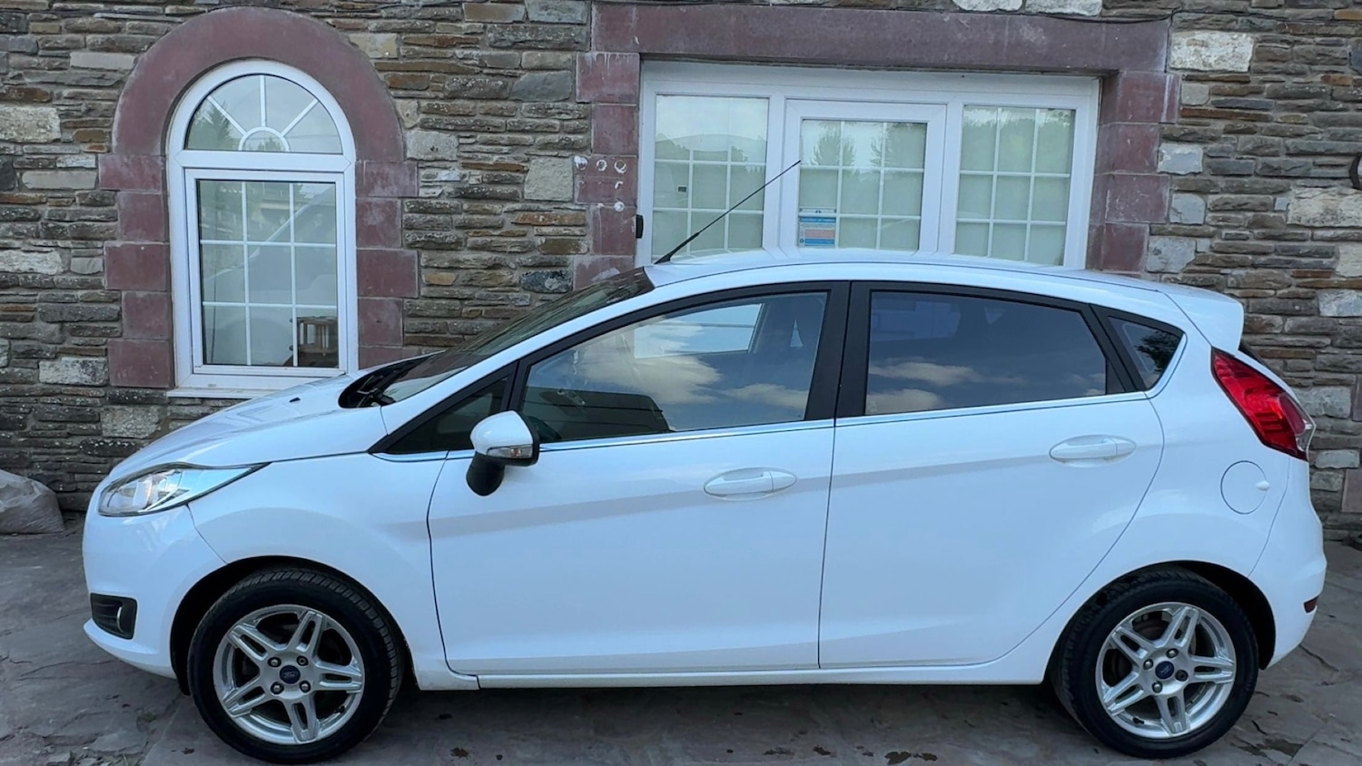 Used Ford Fiesta 2014 for sale - 76924793: Photo 2