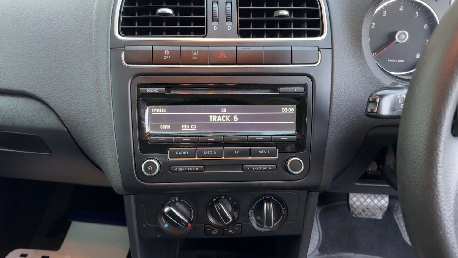 Used Volkswagen Polo 2014 for sale - 76520828: Photo 14