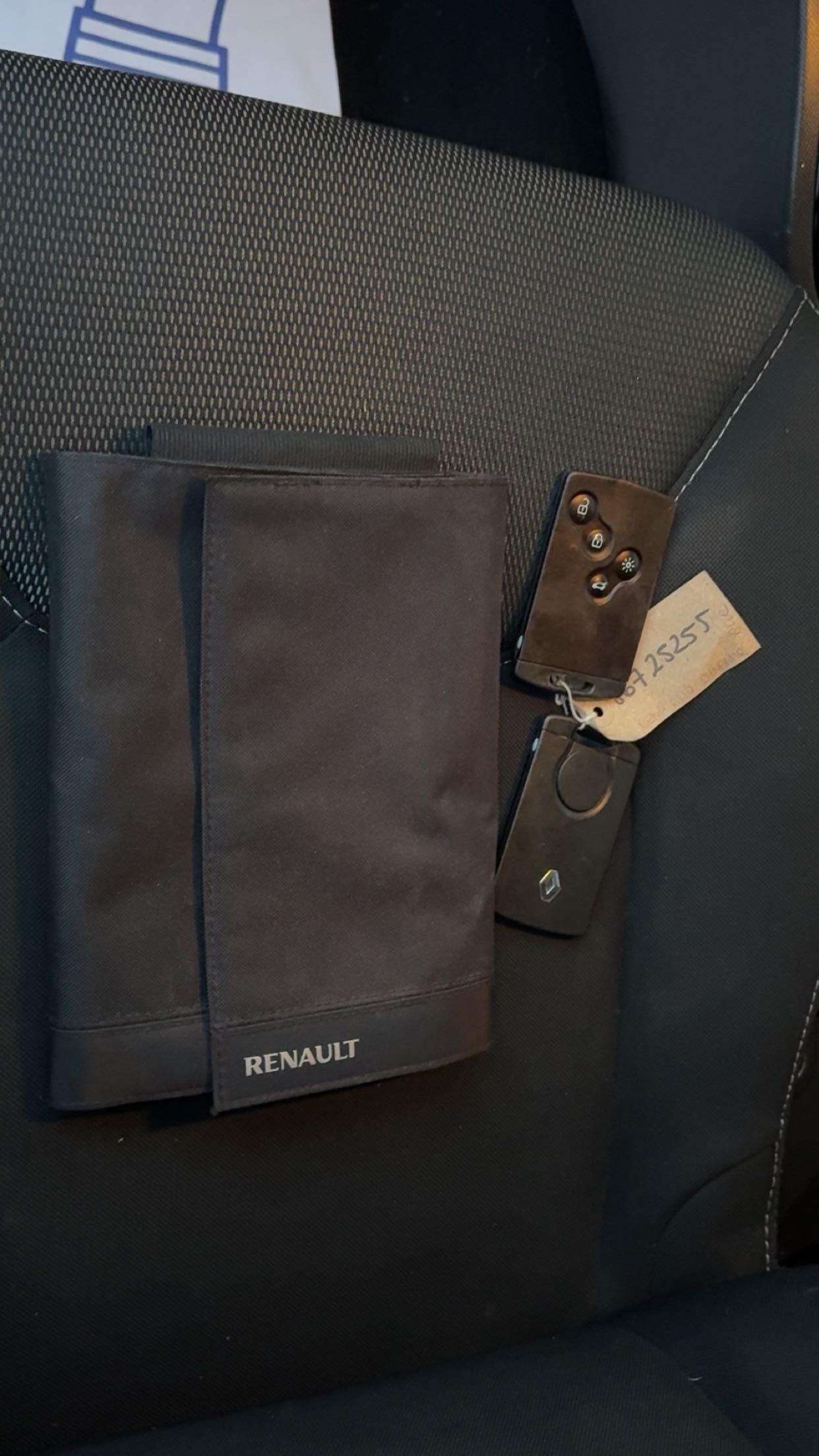 Used Renault Clio 2014 for sale - 77563360: Photo 15