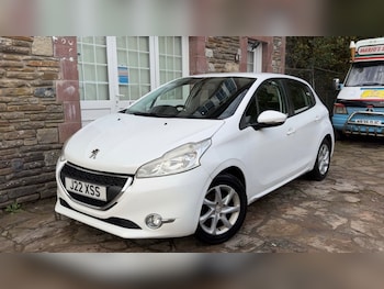 Peugeot - 208