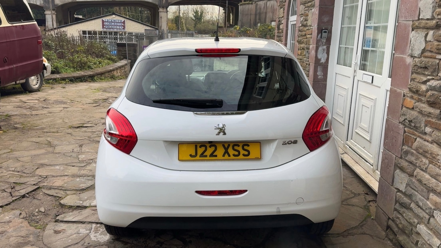 Used Peugeot 208 2014 for sale - 76726160: Photo 4