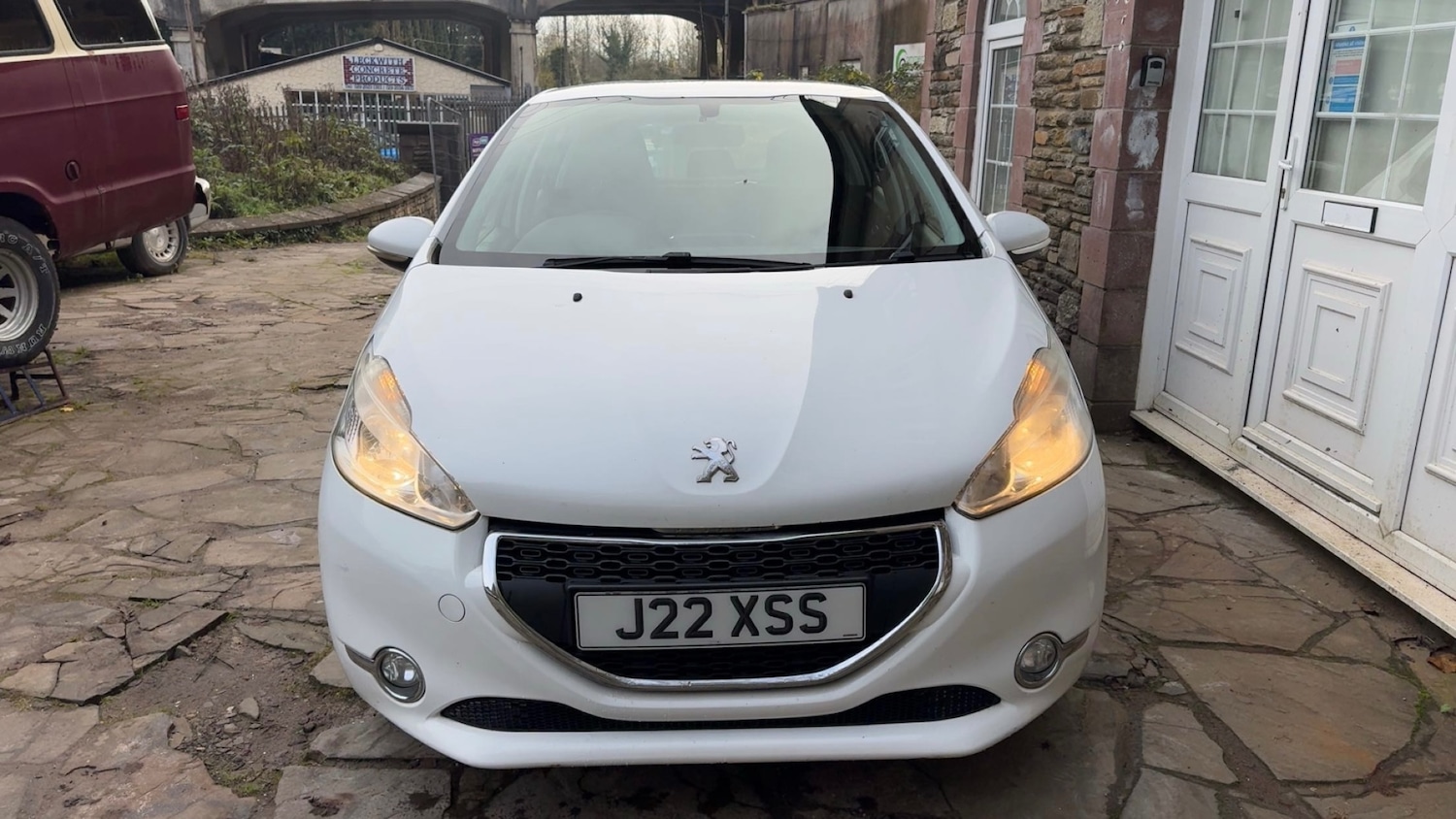 Used Peugeot 208 2014 for sale - 76726160: Photo 8