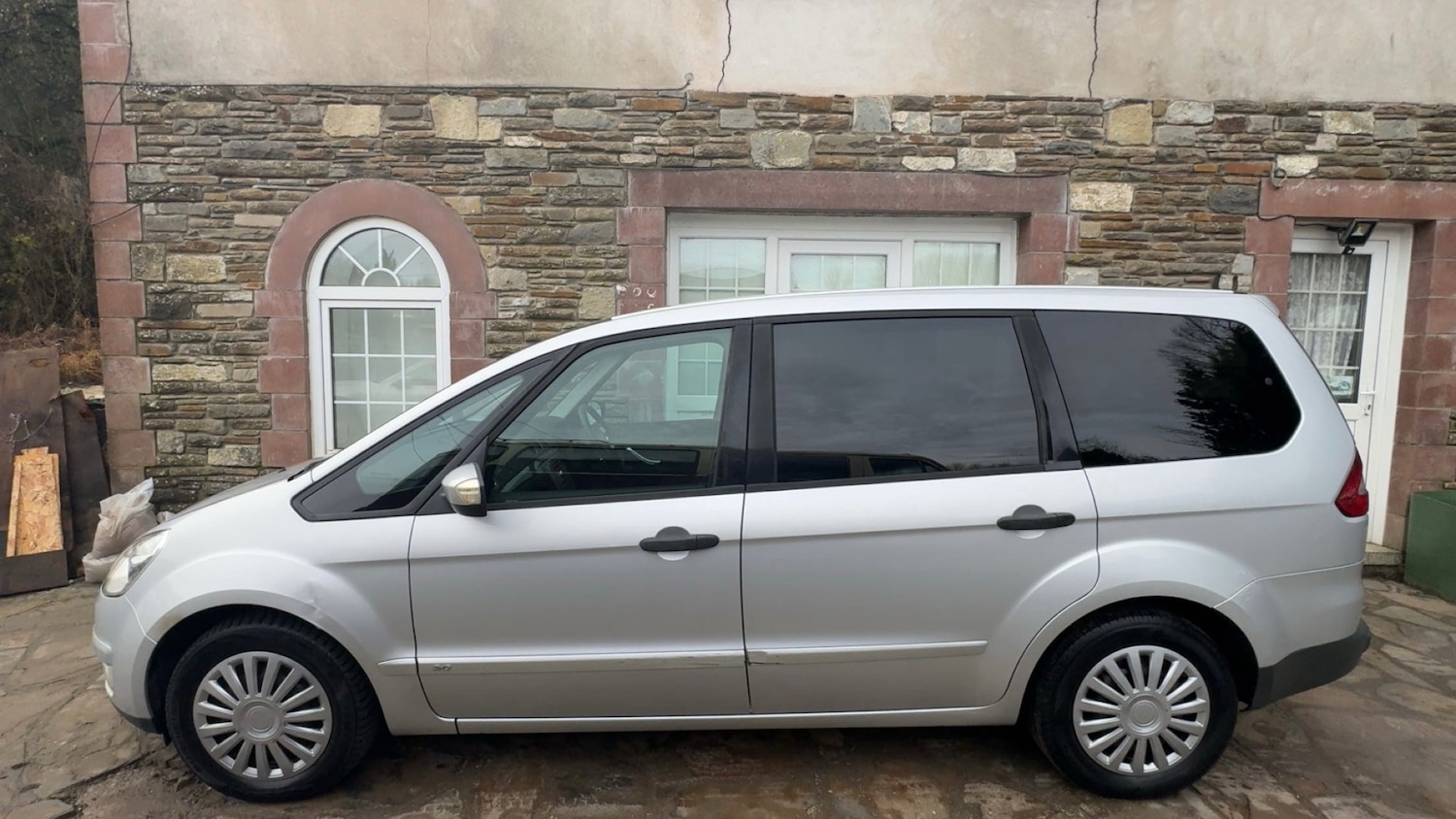 Used Ford Galaxy 2010 for sale - 77201743: Photo 2