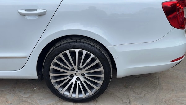 Used Skoda Superb 2015 for sale - 76230503: Photo 30