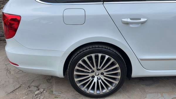 Used Skoda Superb 2015 for sale - 76230503: Photo 31