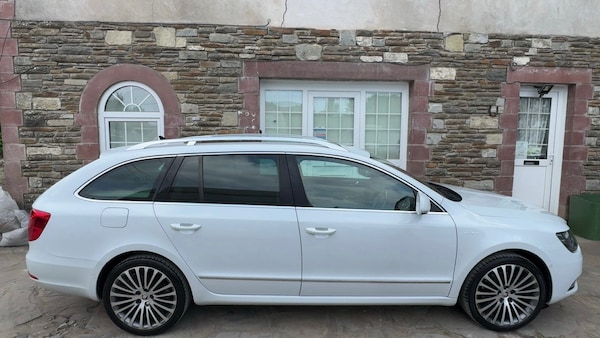 Used Skoda Superb 2015 for sale - 76230503: Photo 6