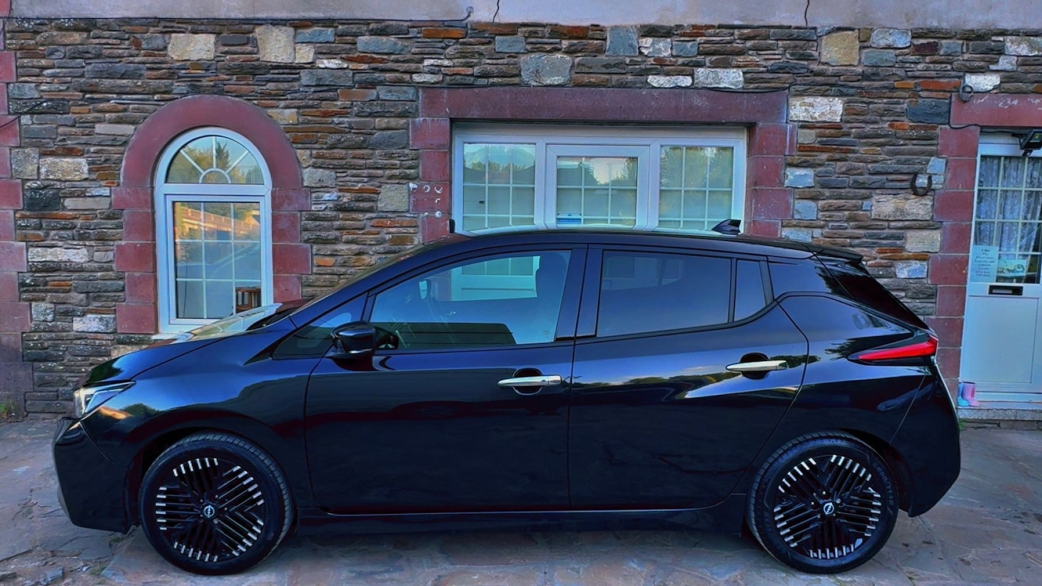 Used Nissan Leaf 2022 for sale - 76912766: Photo 2