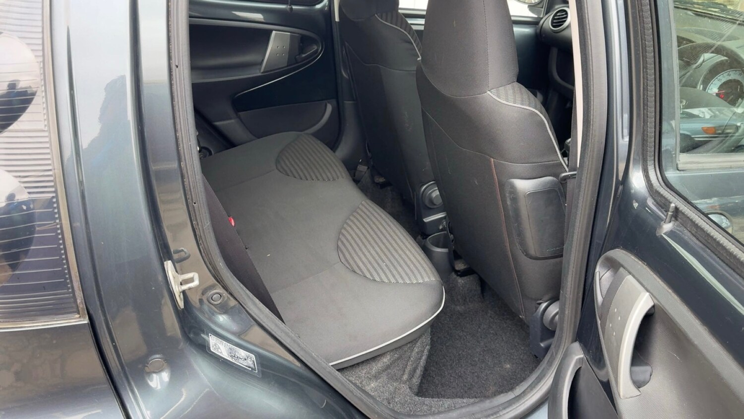 Used Peugeot 107 2013 for sale - 77682273: Photo 15