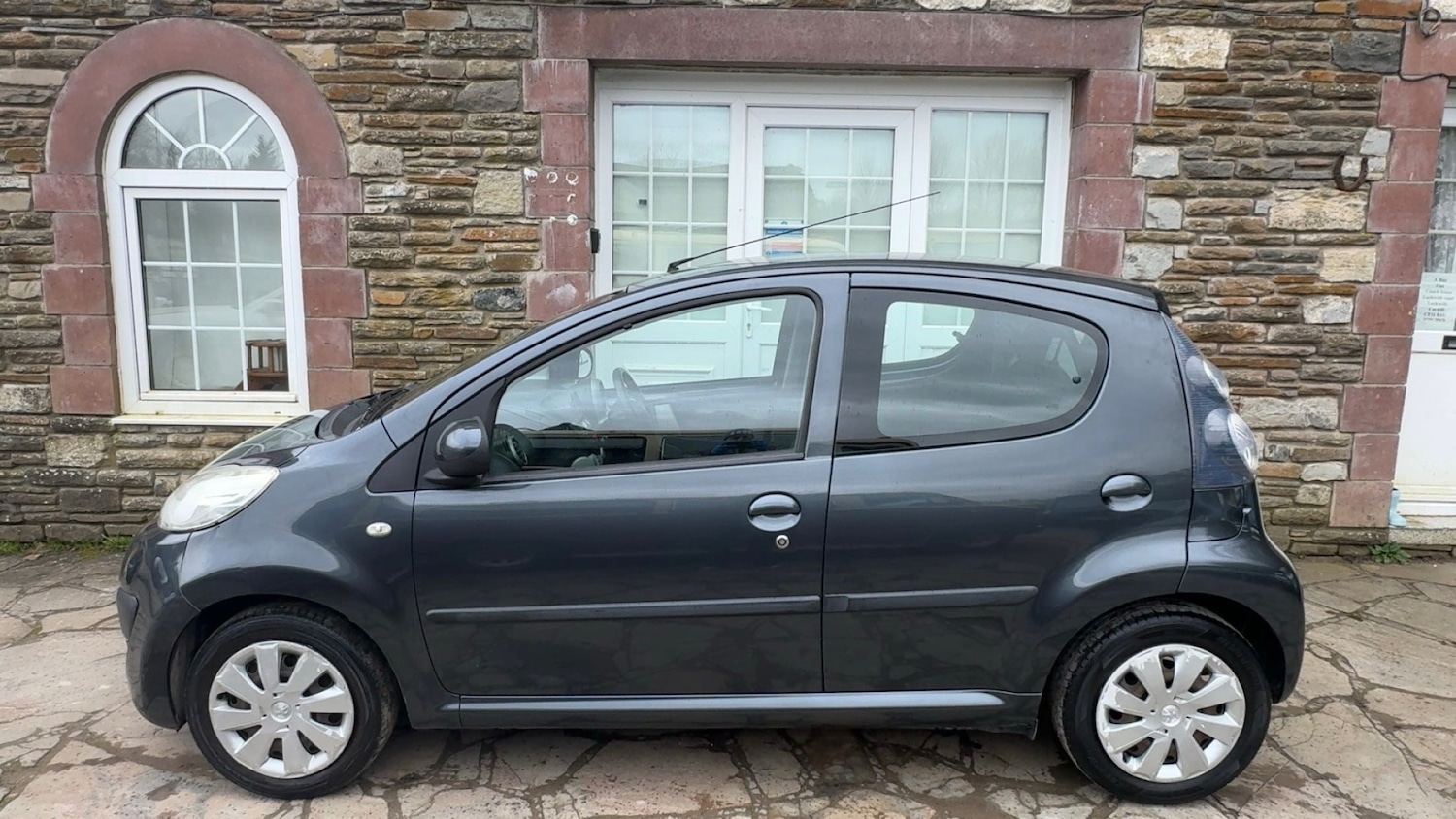 Used Peugeot 107 2013 for sale - 77682273: Photo 2