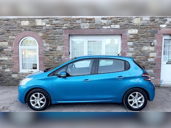 Used Peugeot 208 2013 for sale - 75612212: Photo