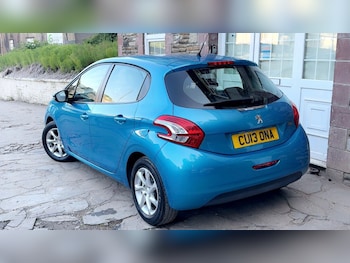Used Peugeot 208 2013 for sale - 75612212: Photo