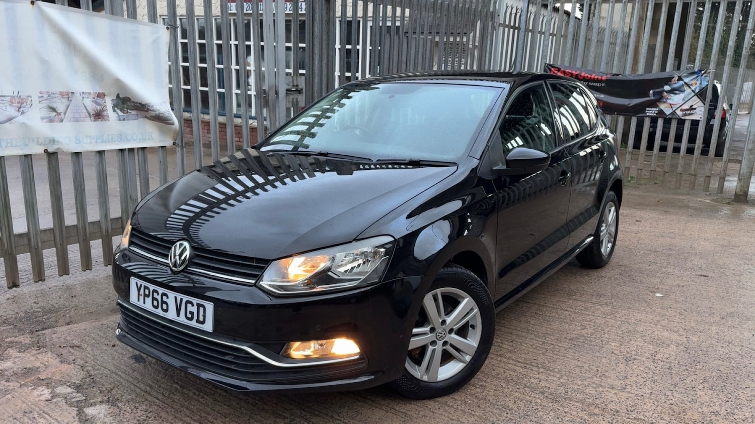 Used Volkswagen Polo 2016 for sale - 76752022: Photo 1