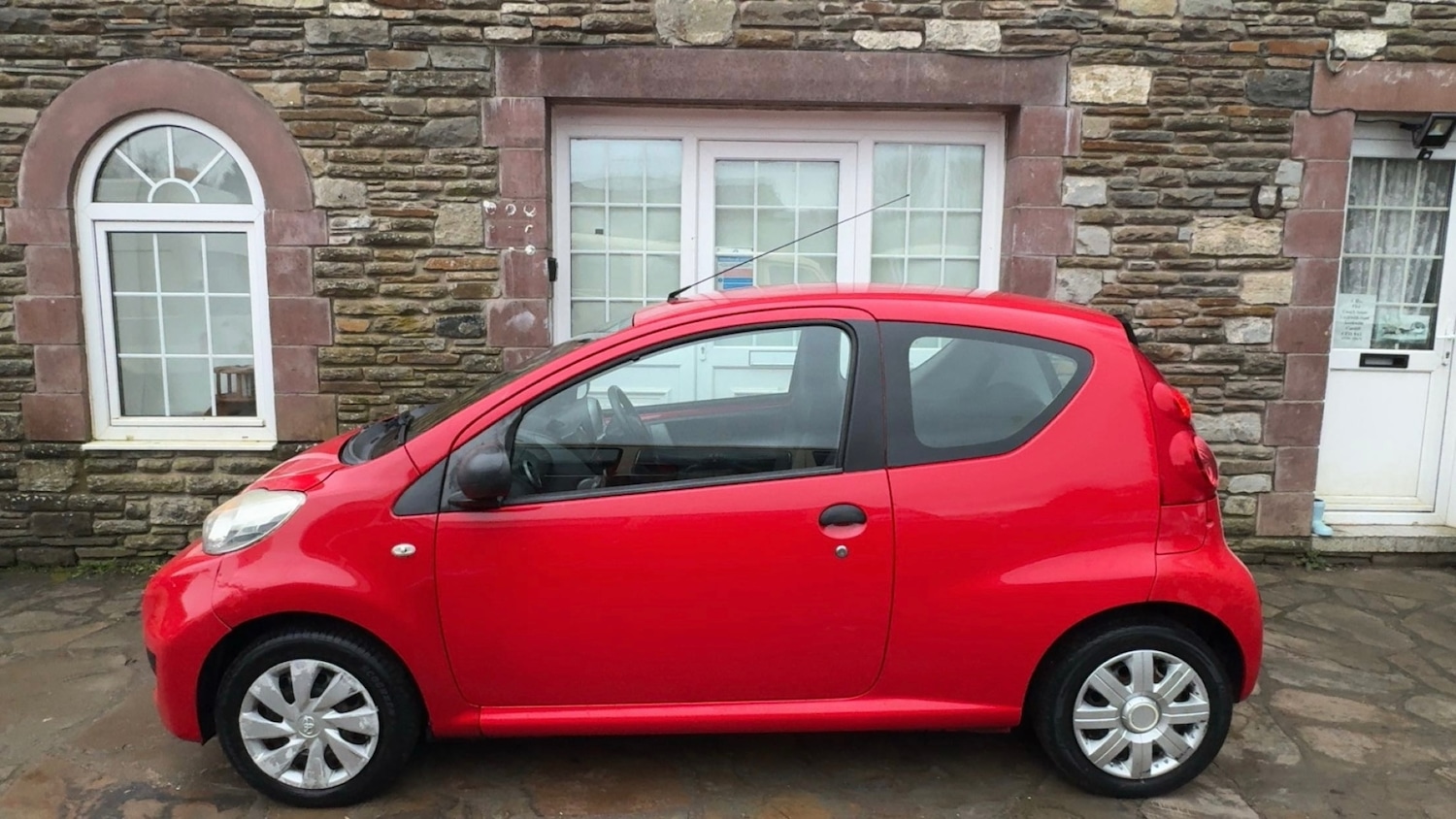 Used Peugeot 107 2010 for sale - 77264741: Photo 2