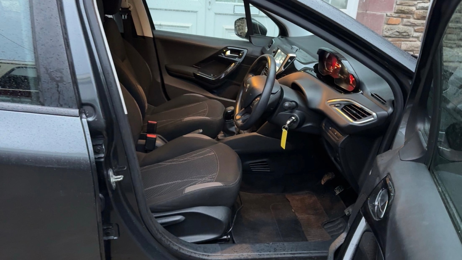 Used Peugeot 208 2013 for sale - 78038024: Photo 11