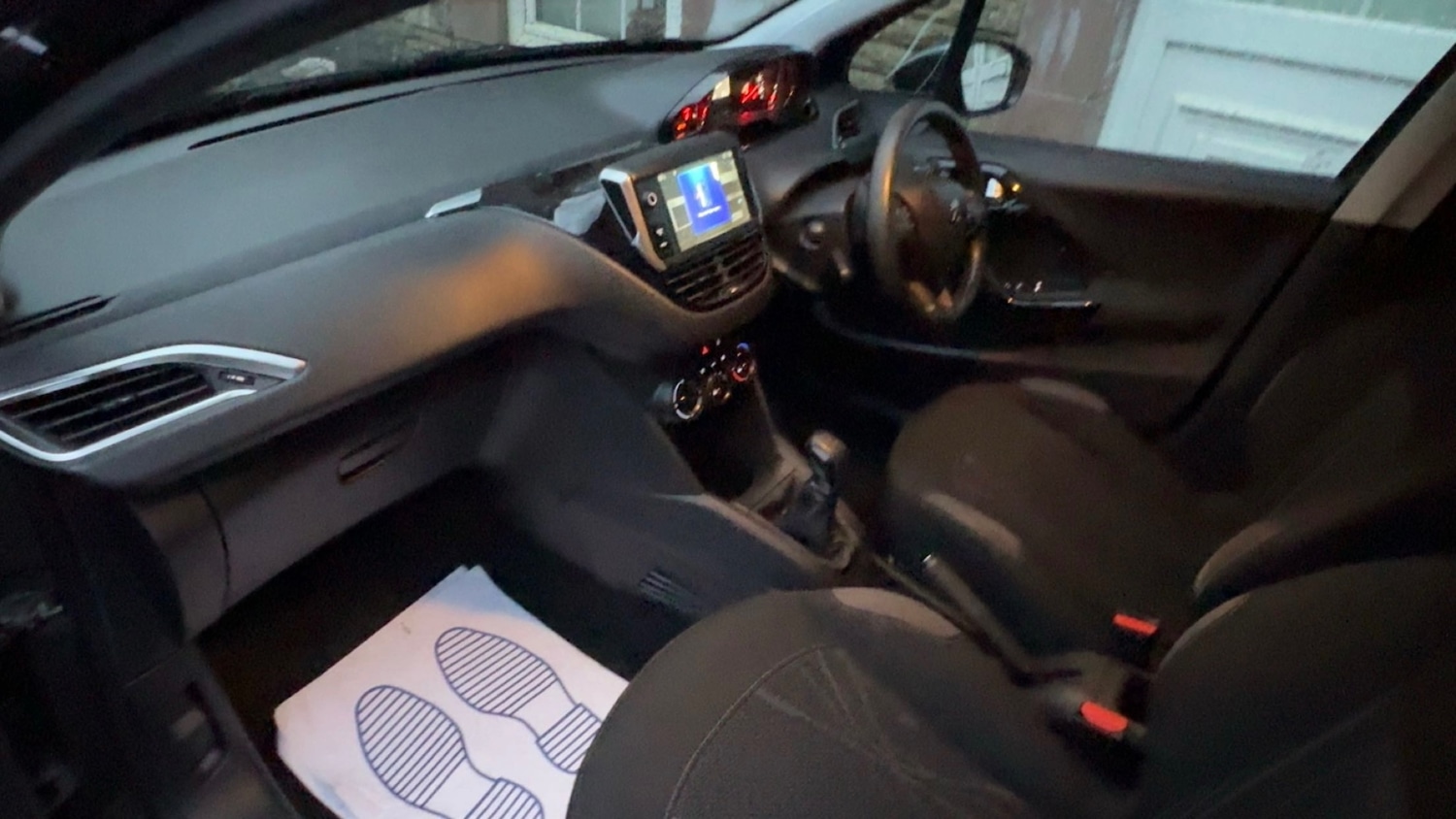 Used Peugeot 208 2013 for sale - 78038024: Photo 14