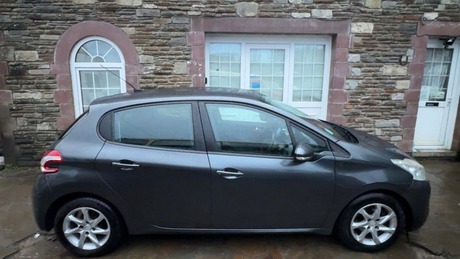 Used Peugeot 208 2013 for sale - 78038024: Photo 6