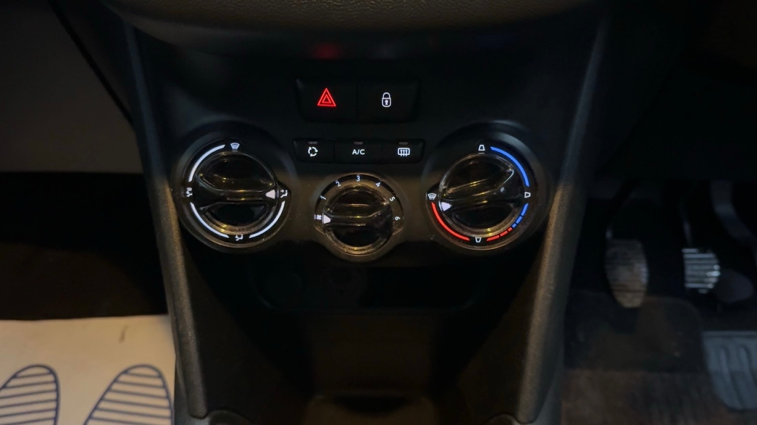 Used Peugeot 208 2013 for sale - 78038024: Photo 9