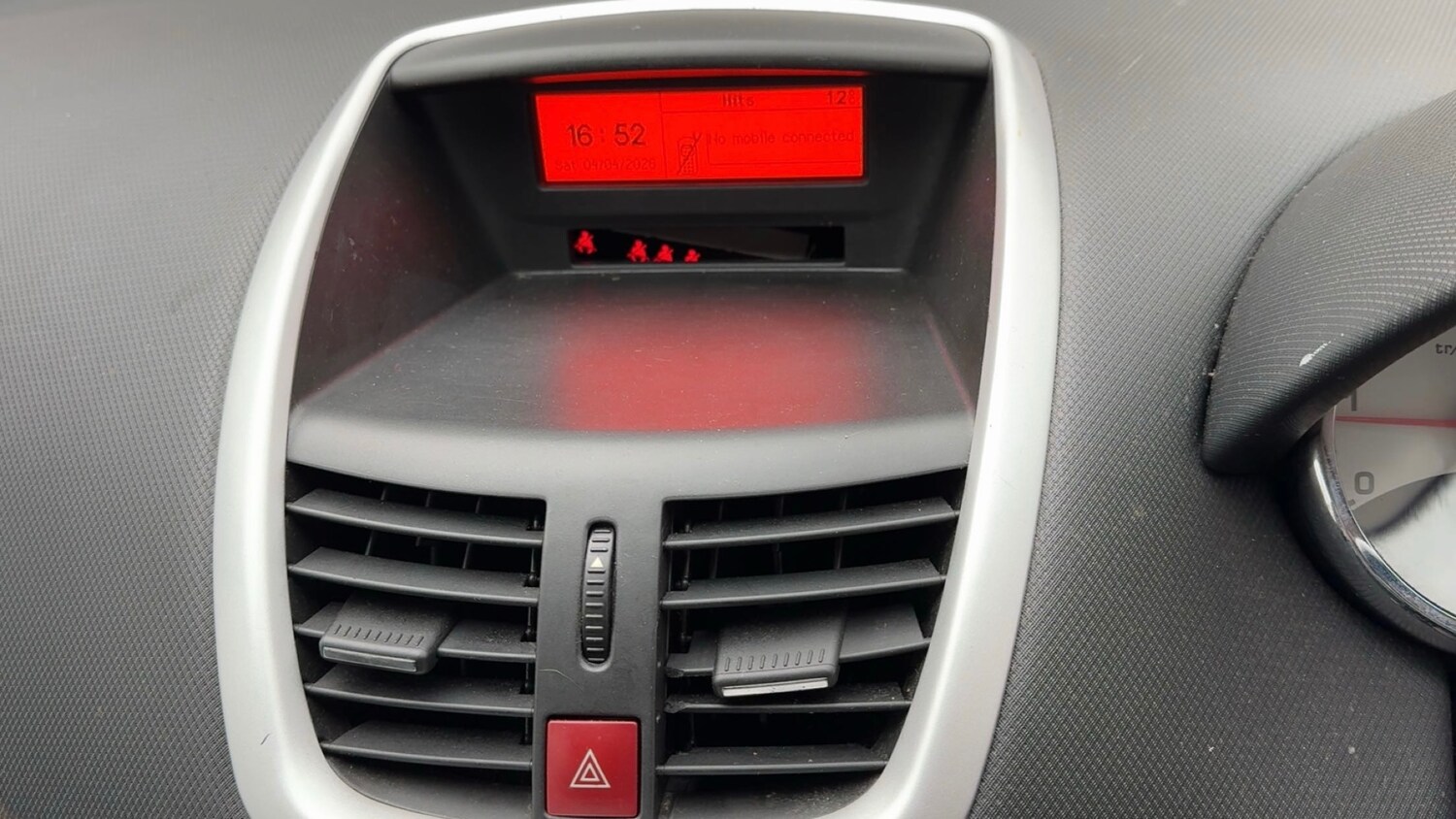 Used Peugeot 207 2012 for sale - 78139458: Photo 14