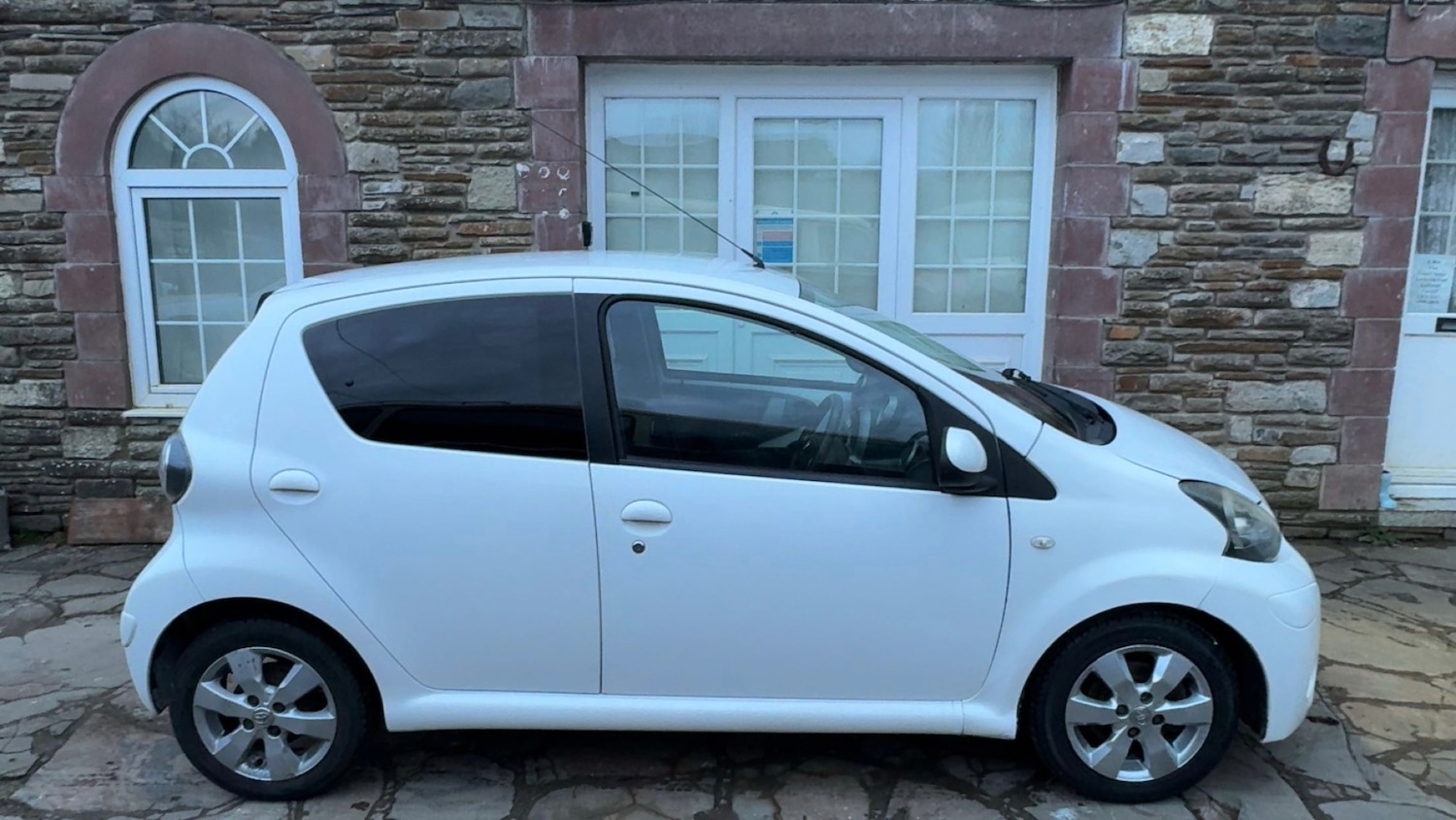 Used Toyota AYGO 2013 for sale - 78032072: Photo 5