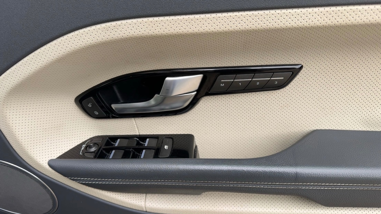 Used Land Rover Range Rover Evoque 2014 for sale - 76924772: Photo 15