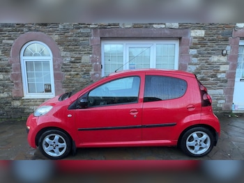 Used Peugeot 107 2013 for sale - 76855455: Photo