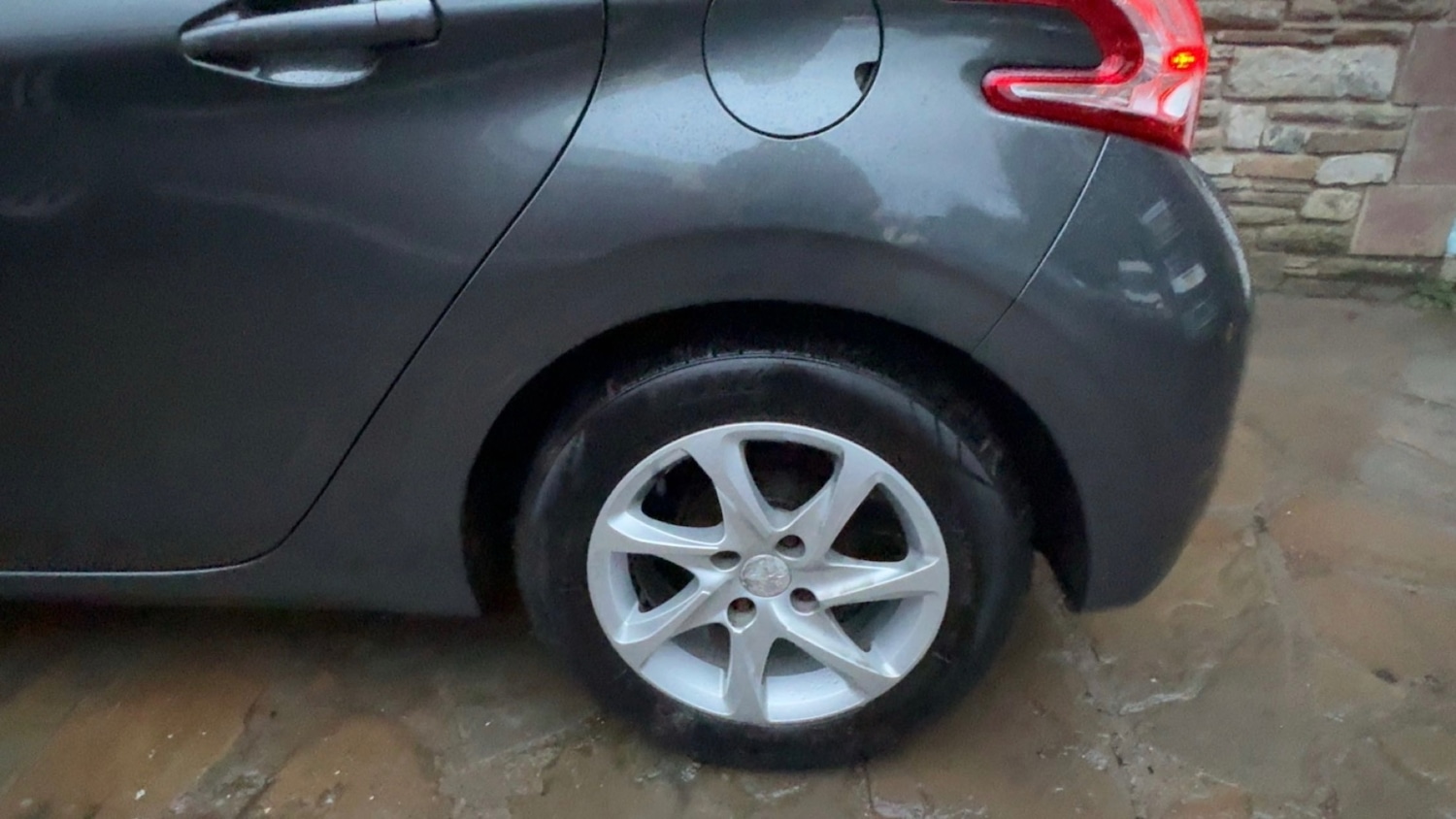 Used Peugeot 208 2013 for sale - 77466040: Photo 17