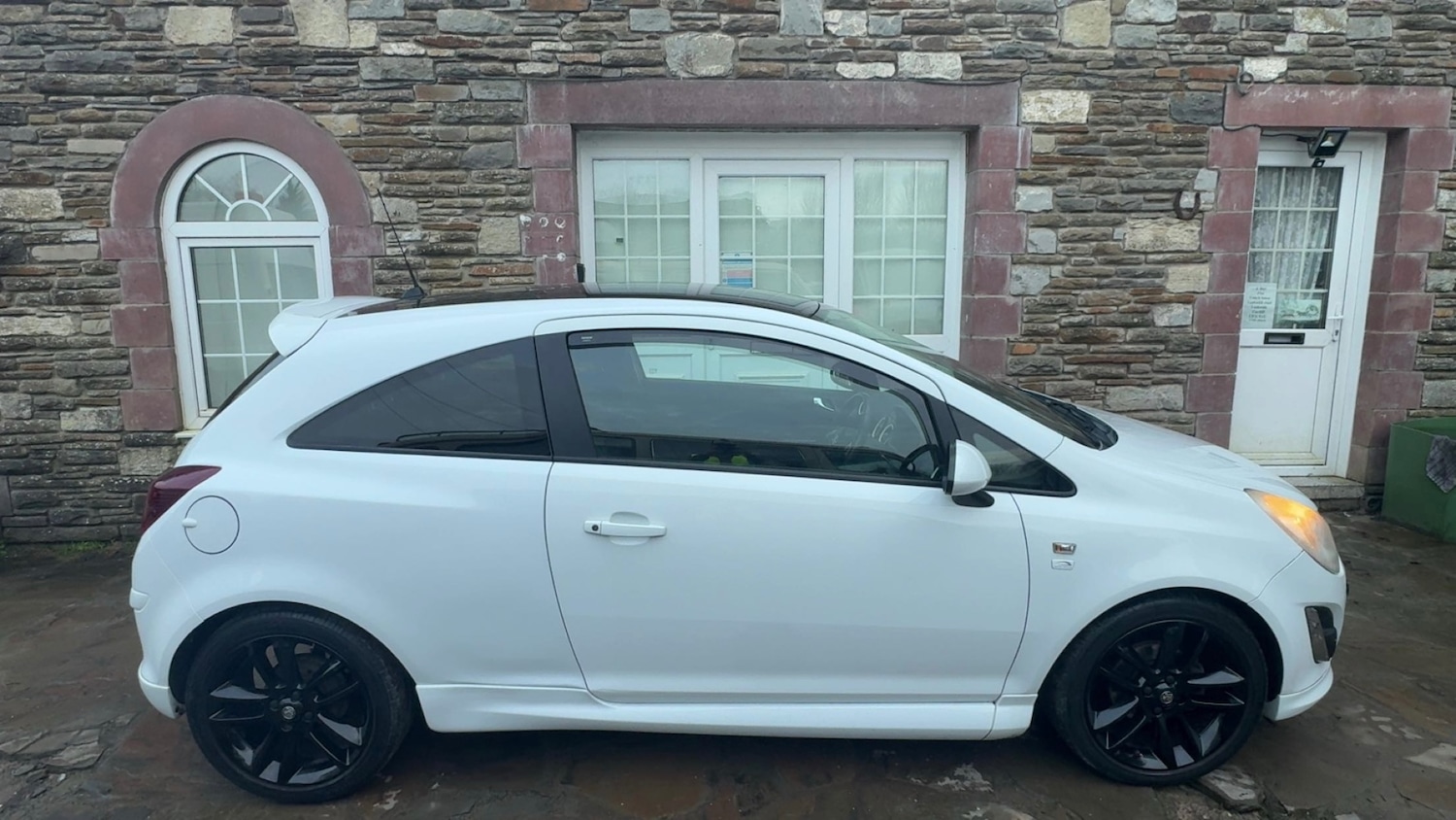 Used Vauxhall Corsa 2011 for sale - 77736965: Photo 6