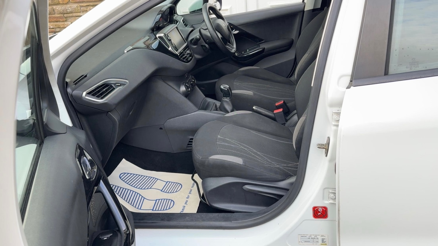 Used Peugeot 208 2014 for sale - 76951440: Photo 16