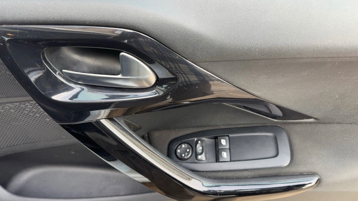 Used Peugeot 208 2014 for sale - 76951440: Photo 17