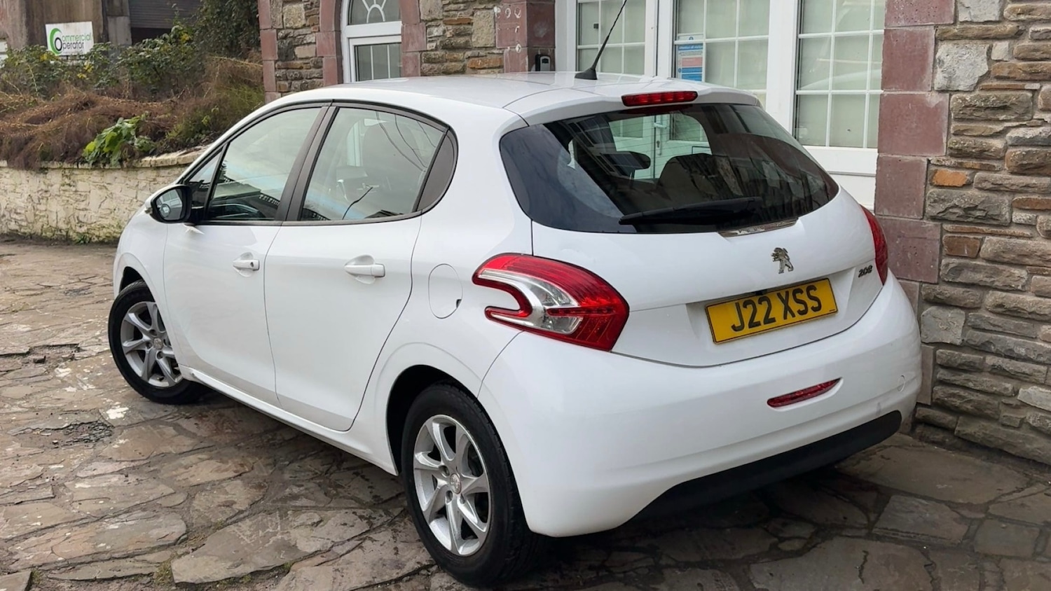 Used Peugeot 208 2014 for sale - 76951440: Photo 2