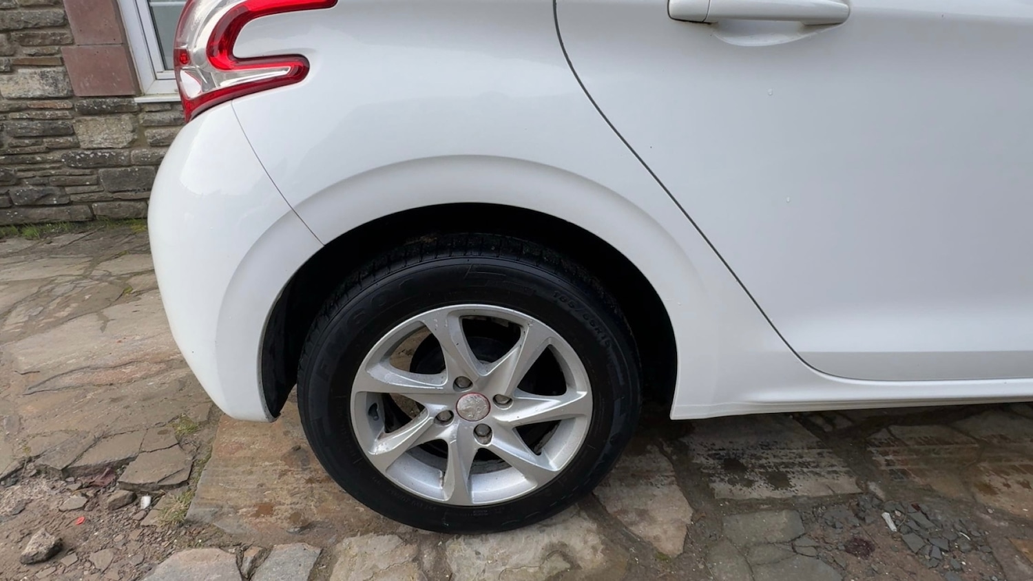 Used Peugeot 208 2014 for sale - 76951440: Photo 21