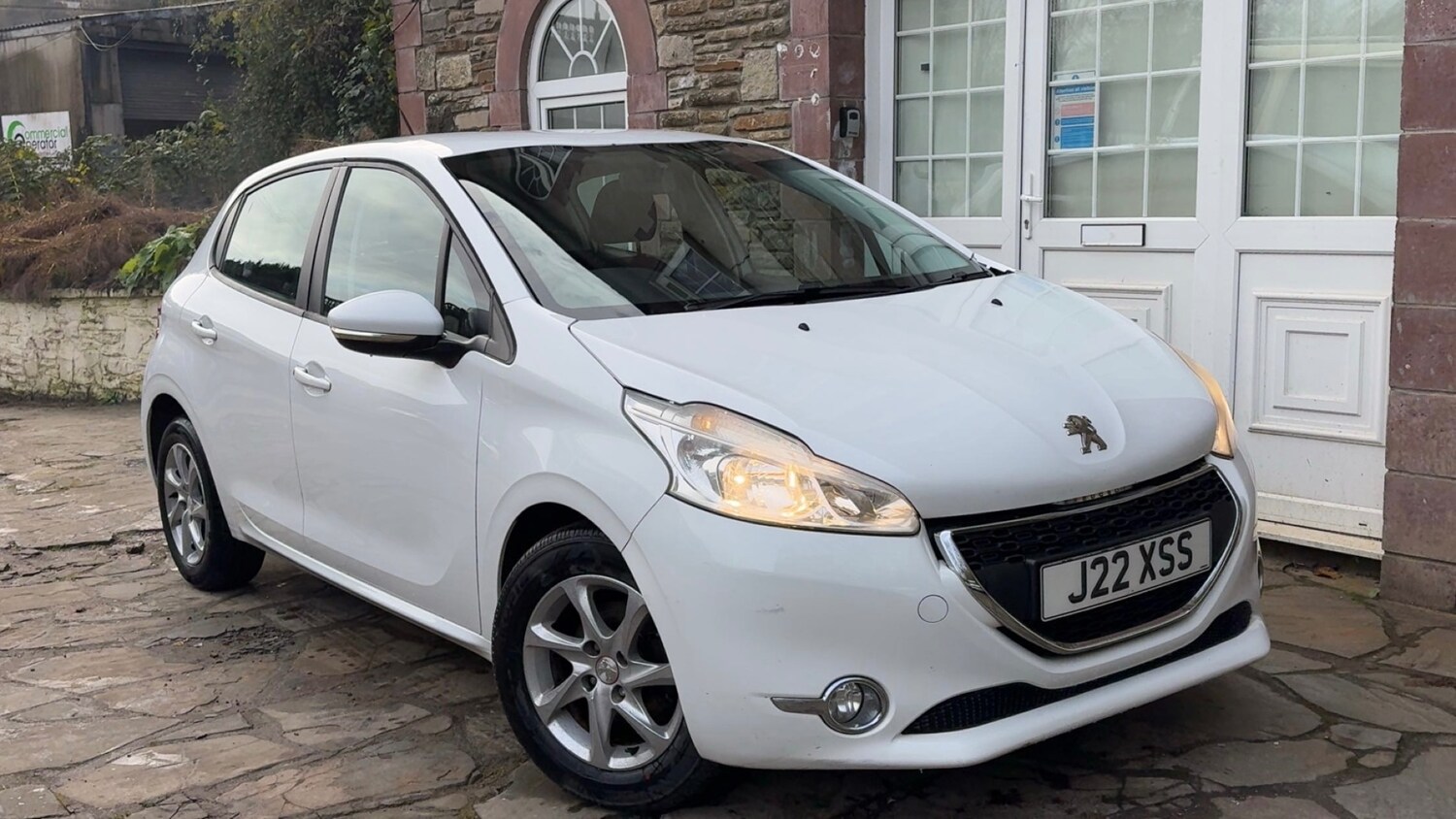 Used Peugeot 208 2014 for sale - 76951440: Photo 6