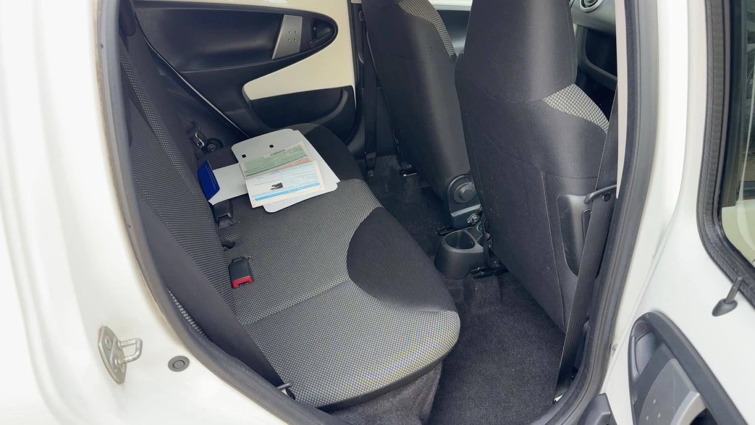 Used Toyota AYGO 2013 for sale - 76510484: Photo 12