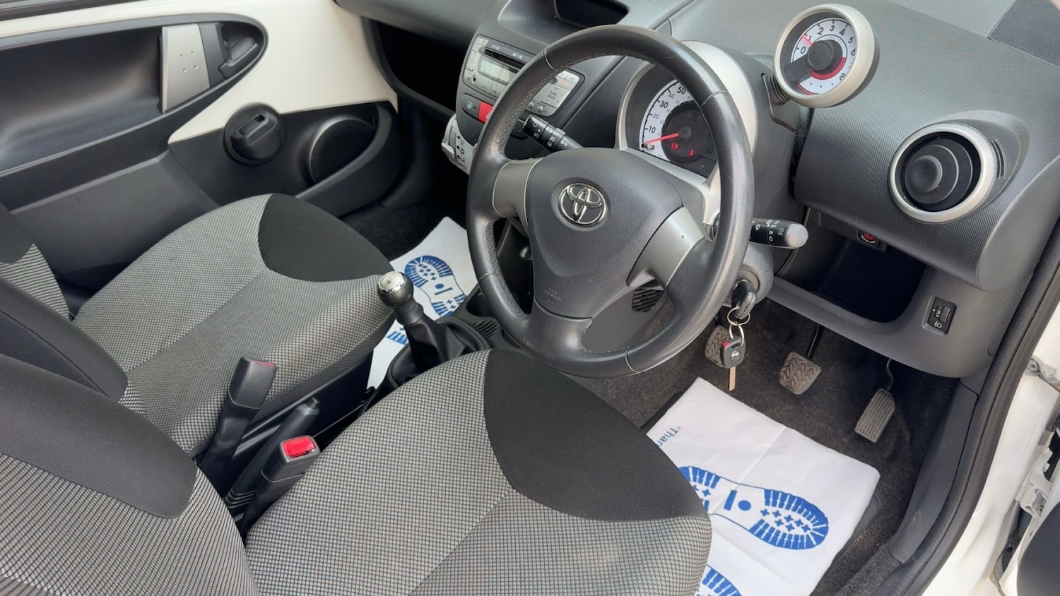 Used Toyota AYGO 2013 for sale - 76510484: Photo 13