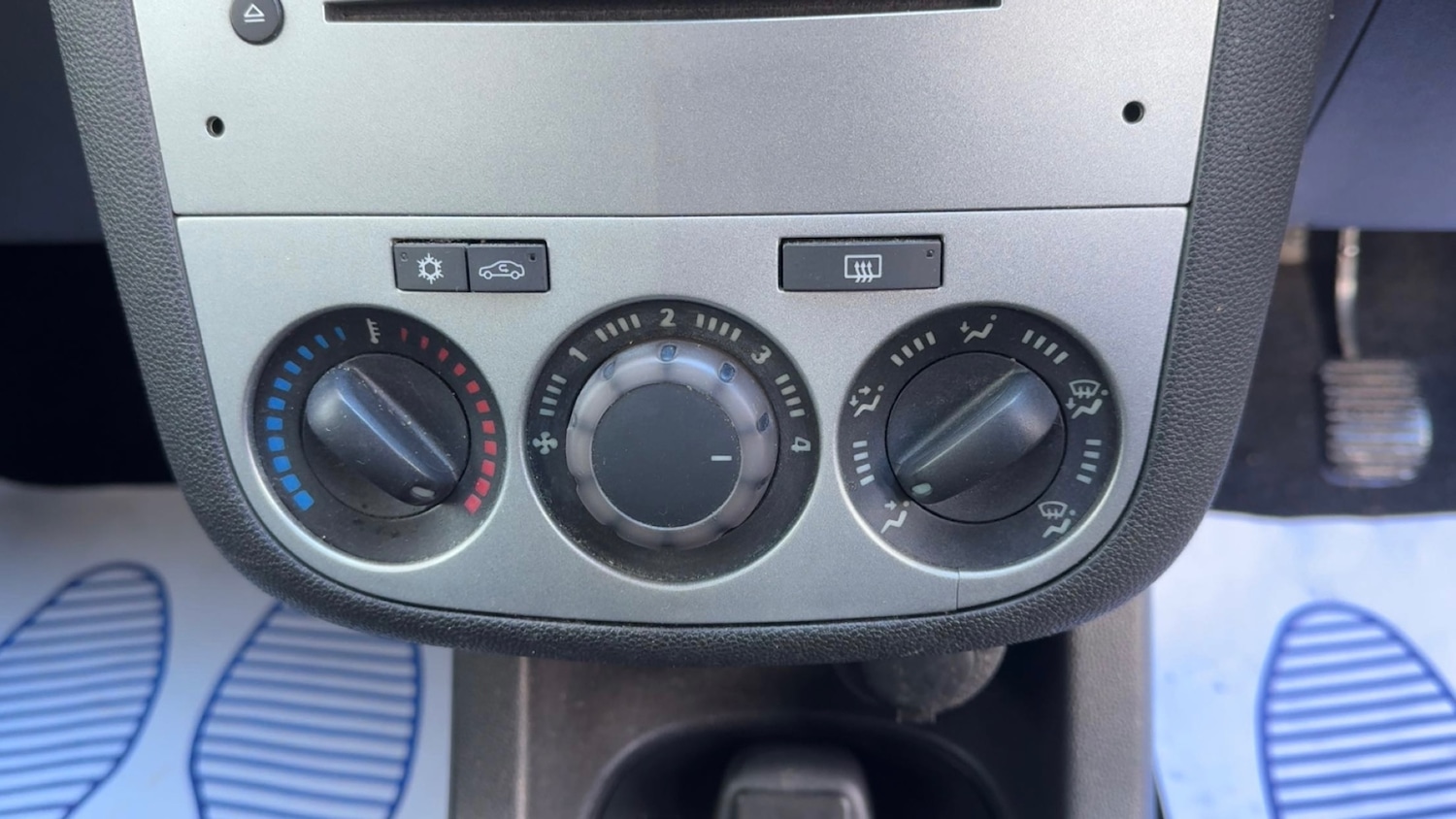 Used Vauxhall Corsa 2013 for sale - 78038387: Photo 13