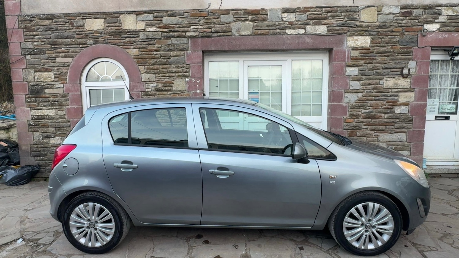 Used Vauxhall Corsa 2011 for sale - 77973120: Photo 6