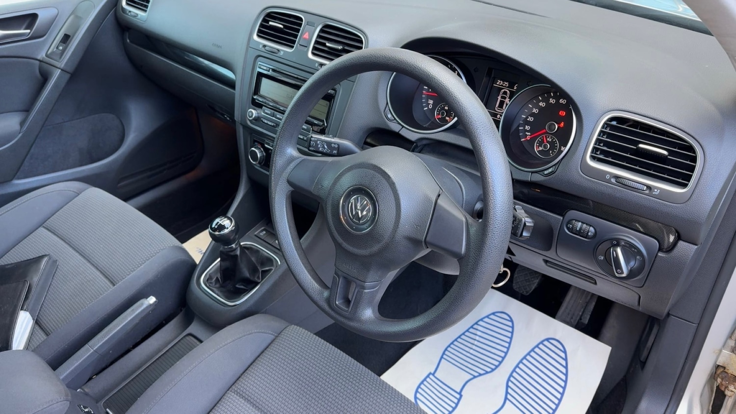 Used Volkswagen Golf 2010 for sale - 76692601: Photo 11