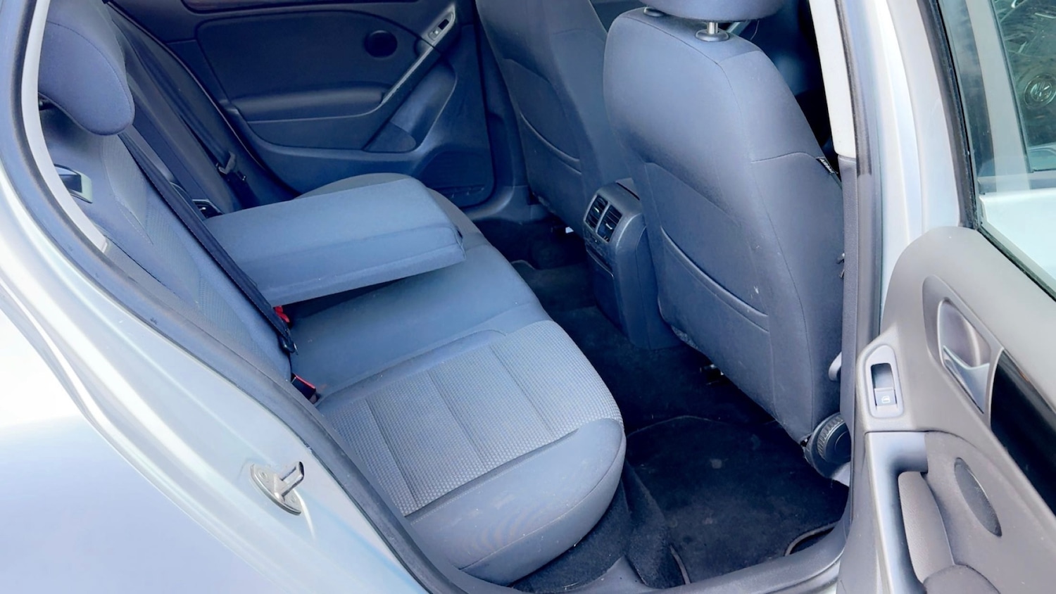 Used Volkswagen Golf 2010 for sale - 76692601: Photo 15