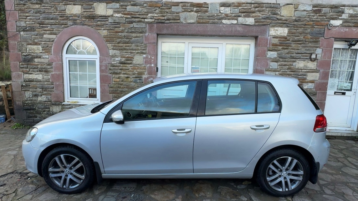 Used Volkswagen Golf 2010 for sale - 76692601: Photo 2