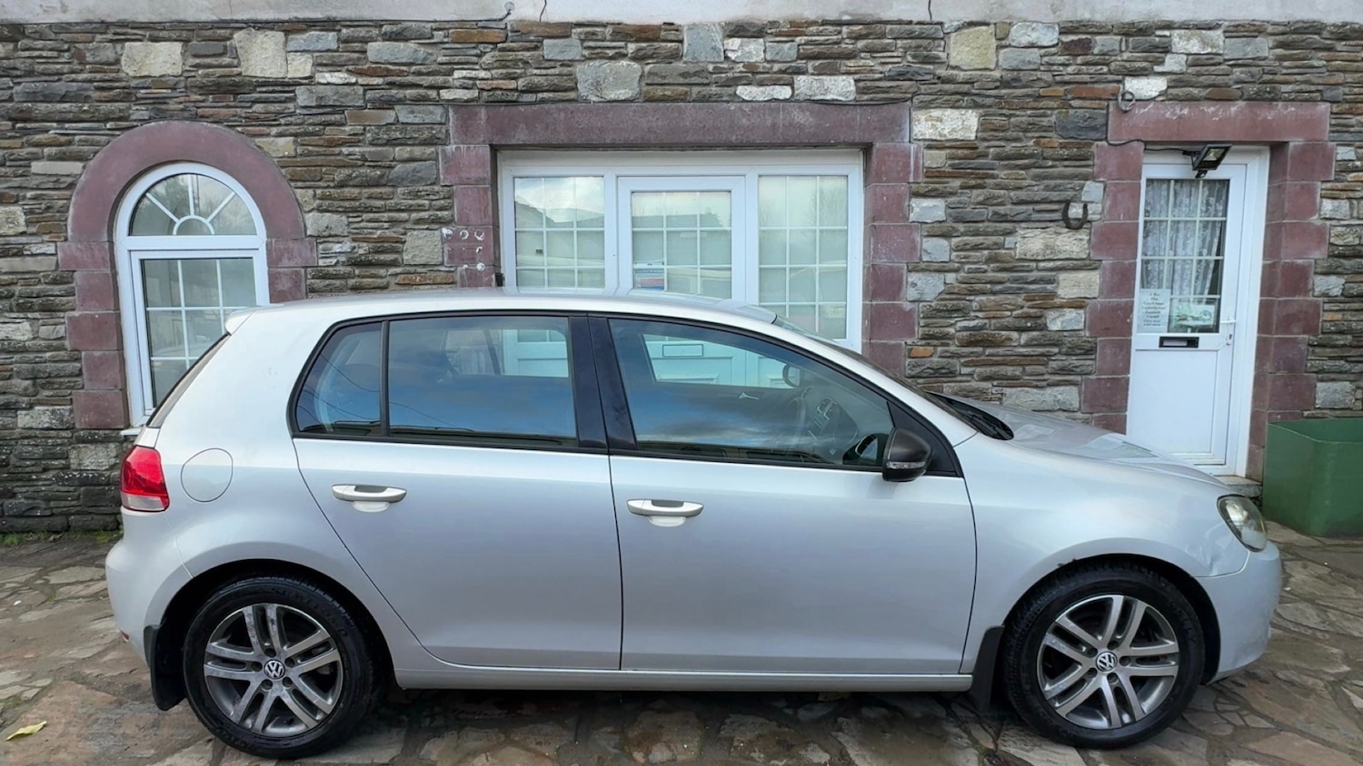 Used Volkswagen Golf 2010 for sale - 76692601: Photo 6