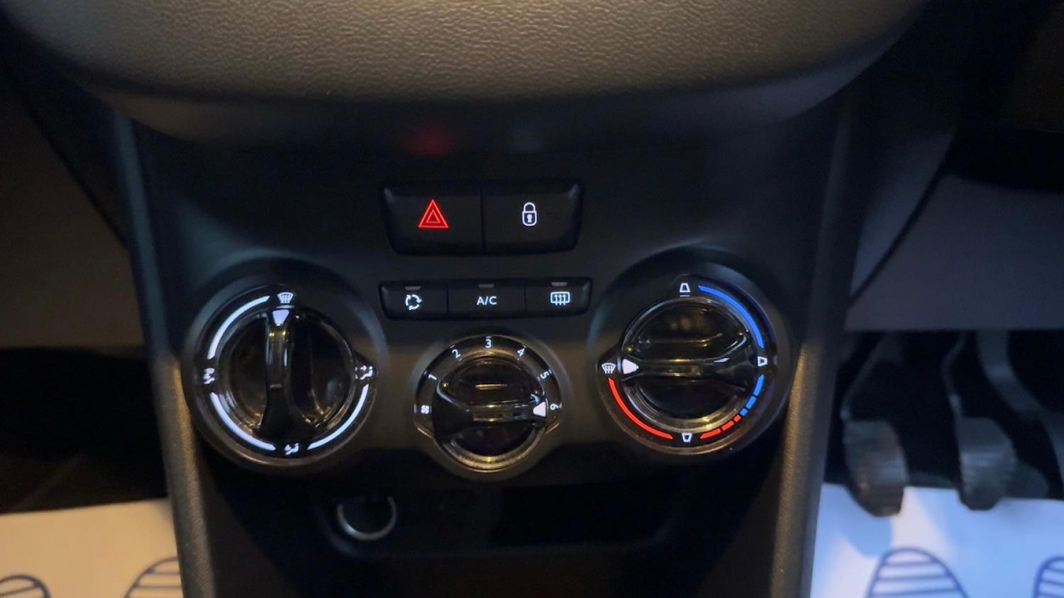 Used Peugeot 208 2013 for sale - 77084324: Photo 12