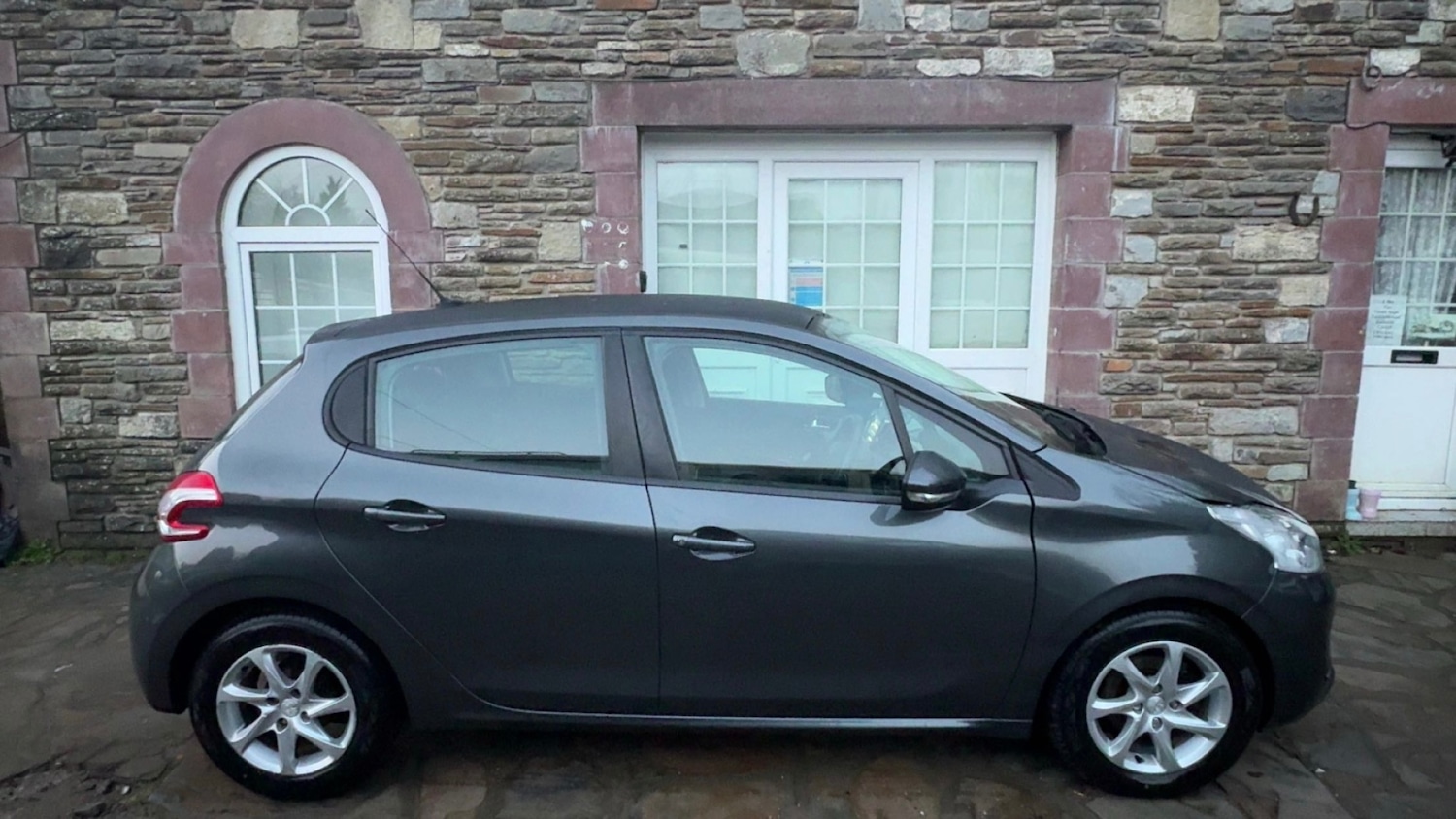 Used Peugeot 208 2013 for sale - 77084324: Photo 5
